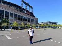 Sunset Park resident sings national anthem at Mets game on Roberto Clemente Day
