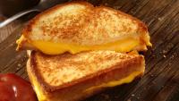 Make Your Grilled Cheese Hawaiian-Style For 10x The Flavor