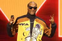 Snoop Dogg Hosts 2026 VMAs As Music’s Genre Lines Continue To Blend