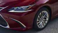 The Lexus ES Sedan Is Beating Industry Resale Records, And Putting German Luxury Cars To Shame