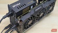 I tested the same GPU over USB4 and Thunderbolt 3, and the performance gap is way bigger than you'd expect