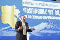 PM Pashinyan presents ‘Real Armenia’ ideology to students and schoolchildren