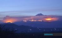 World : Tanzania Suspends Two Kilimanjaro Climbing Routes Amid Wildfire