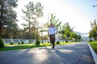 A 67-year-old journalist celebrated the 35th anniversary of Turkmenistan’s independence with a 35-kilometer run