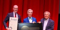 Bill Nye awarded Key to Las Vegas Strip as county declares ‘Bill Nye Day’