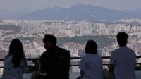 Seoul Apartment Sales Extend Slump for Second Month