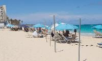 Cabbage Beach Vendor: “Should I Just Pack Up My Stuff and Just Jump on a Beach?”