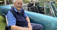 Classic car visit sparks memories among care home residents