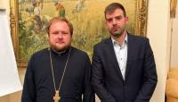UOC cleric discusses life of Ukrainian parishes with Hungarian official