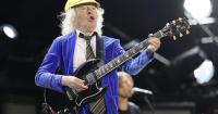 Review: AC/DC did the same thing it always does. Devil horns-wearing Philly fans lapped it all up.