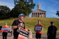 U.S. court halts execution of Tennessee woman convicted of murder at 18