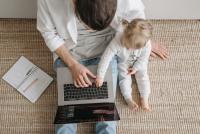 Swiss parental-leave initiative gathers more than 100,000 signatures