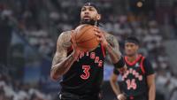Clippers' Ingram (heel) gets in light court work before team practice at Hawaii