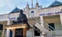 Politicos criticised for photo-ops while Gandhi ashram lacks development
