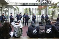 Injuries, arrests as students keep up blockade of French schools