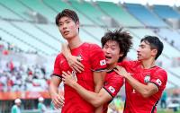 S Koreans break Chinese hearts to reach soccer final