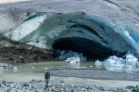 Swiss glaciers are melting, a record amount of ice lost last year. What are the threats?