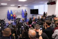 Von der Leyen in Pristina: “I believe in a European future for Kosovo.” But reforms are needed