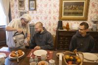 Parishes in archdiocese host traveling pilgrims in town for beatification of Abp. Fulton J. Sheen