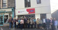 Author opens Clitheroe hospice shop after family receives ‘wonderful care’