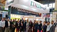 Ambassador Curcio in Colombia visits the Italian pavilion at the plastics trade show