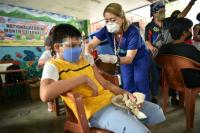 Viral anti-vax posts weaponise Philippine inoculation fears