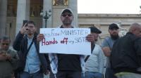 Austrians protest hijab ban