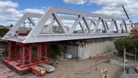 Hungarian railway bridge installed over one weekend