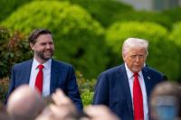 Trump Launches 32-Day Midterm Campaign Sprint as Vance Rallies Florida Republicans