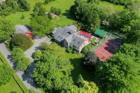 A Delaware County estate with a par-three golf hole and an entertaining space is on the market for $4M
