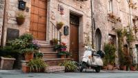 Vespa road trip through Italy: Tuscany, Umbria and Sardinia by moped
