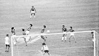 Chilean Journalist Draws Out Soccer Legends and the Goals That Changed Everything