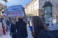 Journalist in Vilnius tried to talk to a participant of an anti-migration rally in Lithuania. It turned out he doesn't speak Lithuanian VIDEO