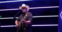 Country Singer Postpones Tour Dates as He Struggles With Illness: “I’m Very Sick”