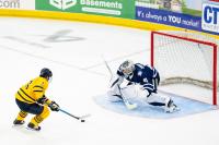 Quinnipiac men’s ice hockey routes New Hampshire 10-2 in season opening blowout