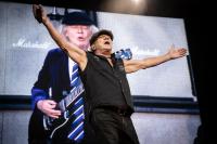Video footage available of AC/DC performing “Highway to Hell” with Dave Grohl (Foo Fighters)
