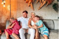 Aussie influencer cites domestic help for raising kids in South Africa