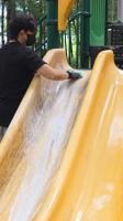 This playground angel keeps Seoul’s slides sparkling