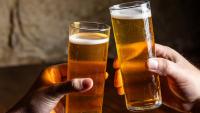 Why You Should Pour Pilsner Beer Into A Stange Glass