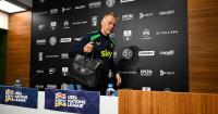 Irish coach cuts press conference short after tense exchange with Israeli journalist