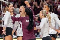 GALLERY: Volleyball vs. Mississippi State