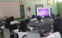 Teacher’s best lesson may be his own story