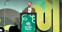 Israel vetoes the entry of the British environmental leader after the motion of his party on Palestine and Zionism.