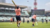 Uruguay football stars try cricket at Eden Gardens