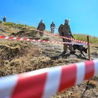 Turkish troops conduct mine clearance near Iraq border