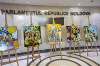 Students of Mihai Bătrânu School of Arts in Dondușeni exhibit works at Parliament