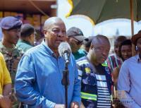 Ghana: President Mahama tours flooded communities in Hohoe; donates relief items