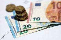France's debt crisis is sending the euro to a 17-month low on contagion fears