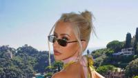 Christina Aguilera shows off incredible figure in backless top on romantic Italian vacation with longtime fiancé