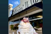 Let's See What a Food Reviewer Has to Say About a Local Bakery